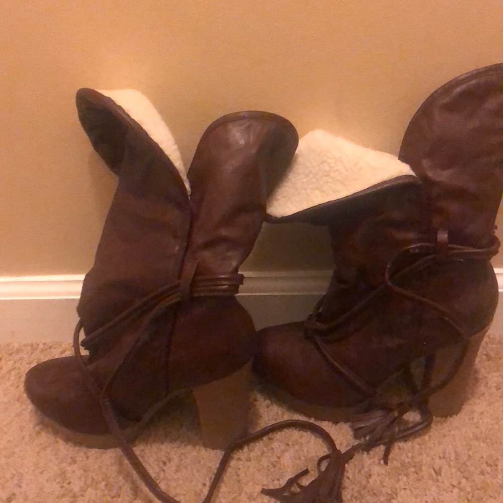 Faux fur burgundy Boots